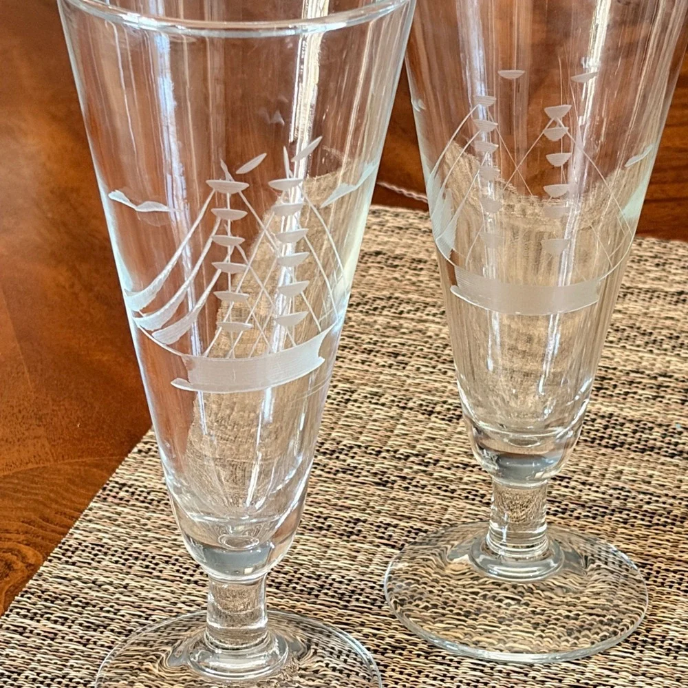 VTG Javit Clipper Ship Pilsner Glasses 7.5